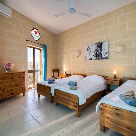 Mikiel U Marija Holiday Farmhouse With Private Pool Vakantiehuis *